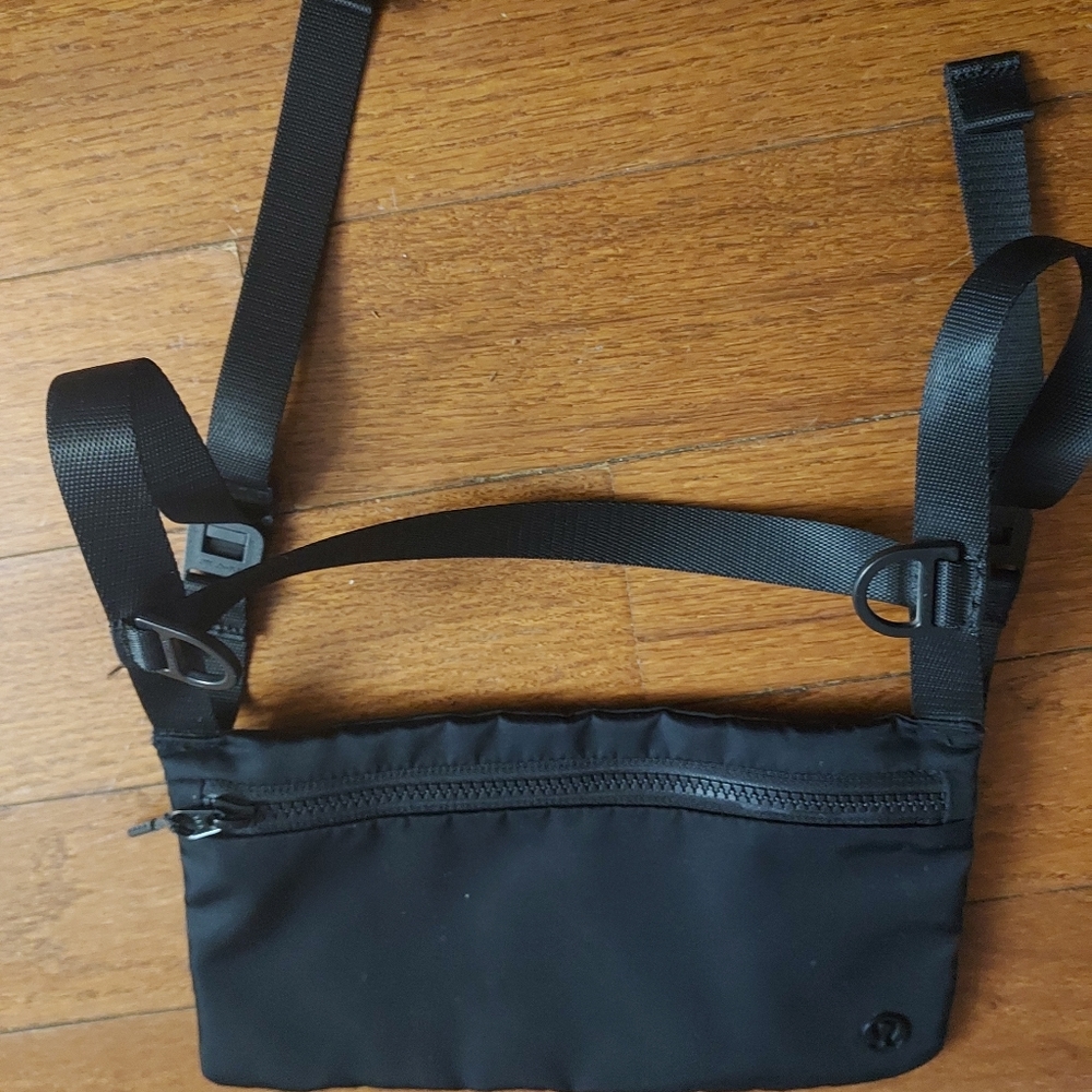 Lululemon pouch